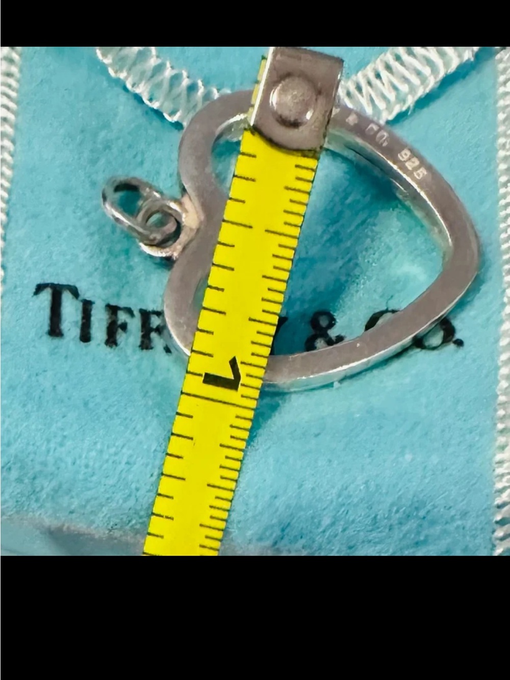 TIFFANY LARGE OPEN HEART STERLING SLIVER PENDANT. DIMENSIONS OF INCH BY INC INCH - Picture 6 of 8